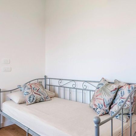 Lagobaldo Apartments - Regarda Travel Кола Экстерьер фото