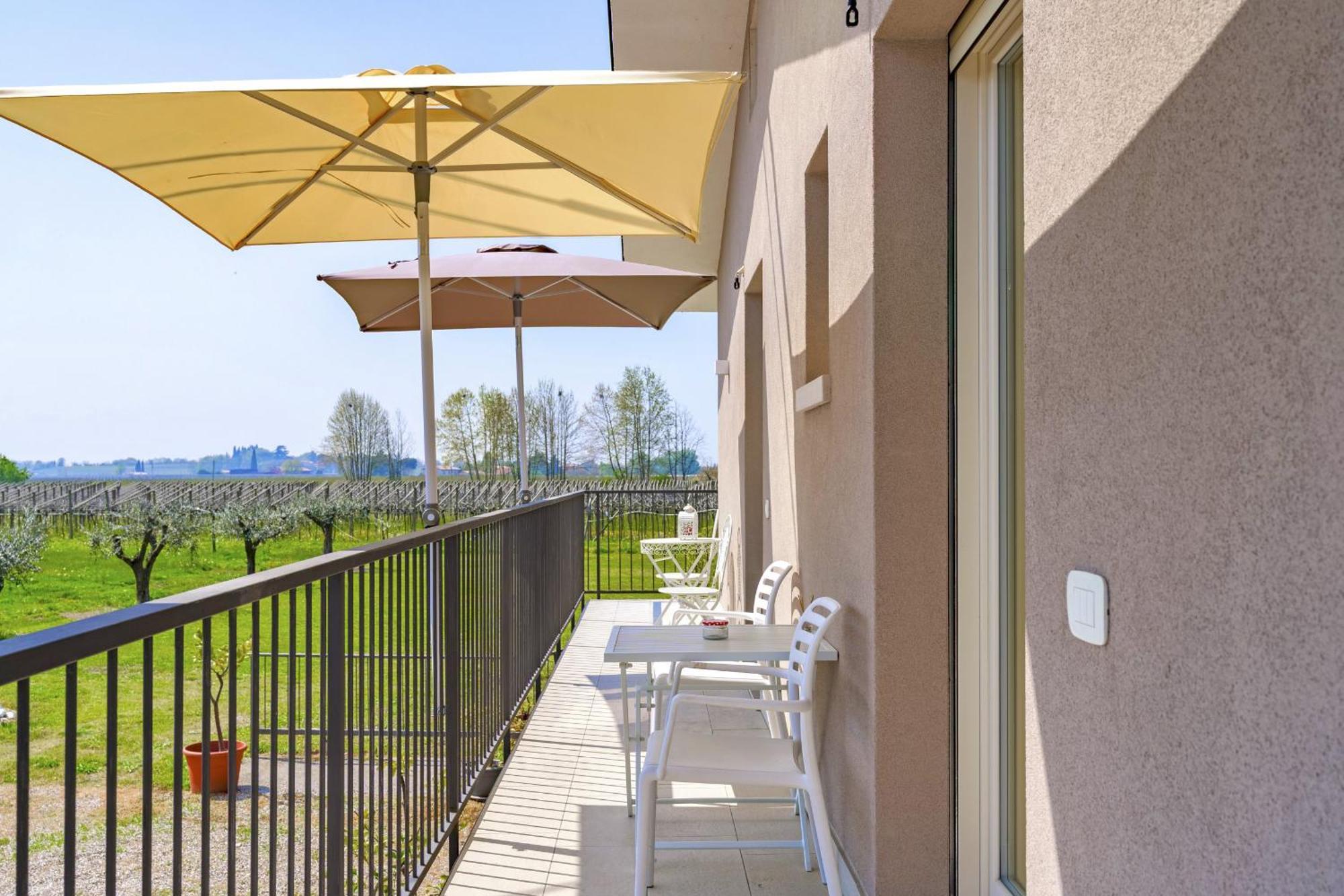 Lagobaldo Apartments - Regarda Travel Кола Экстерьер фото